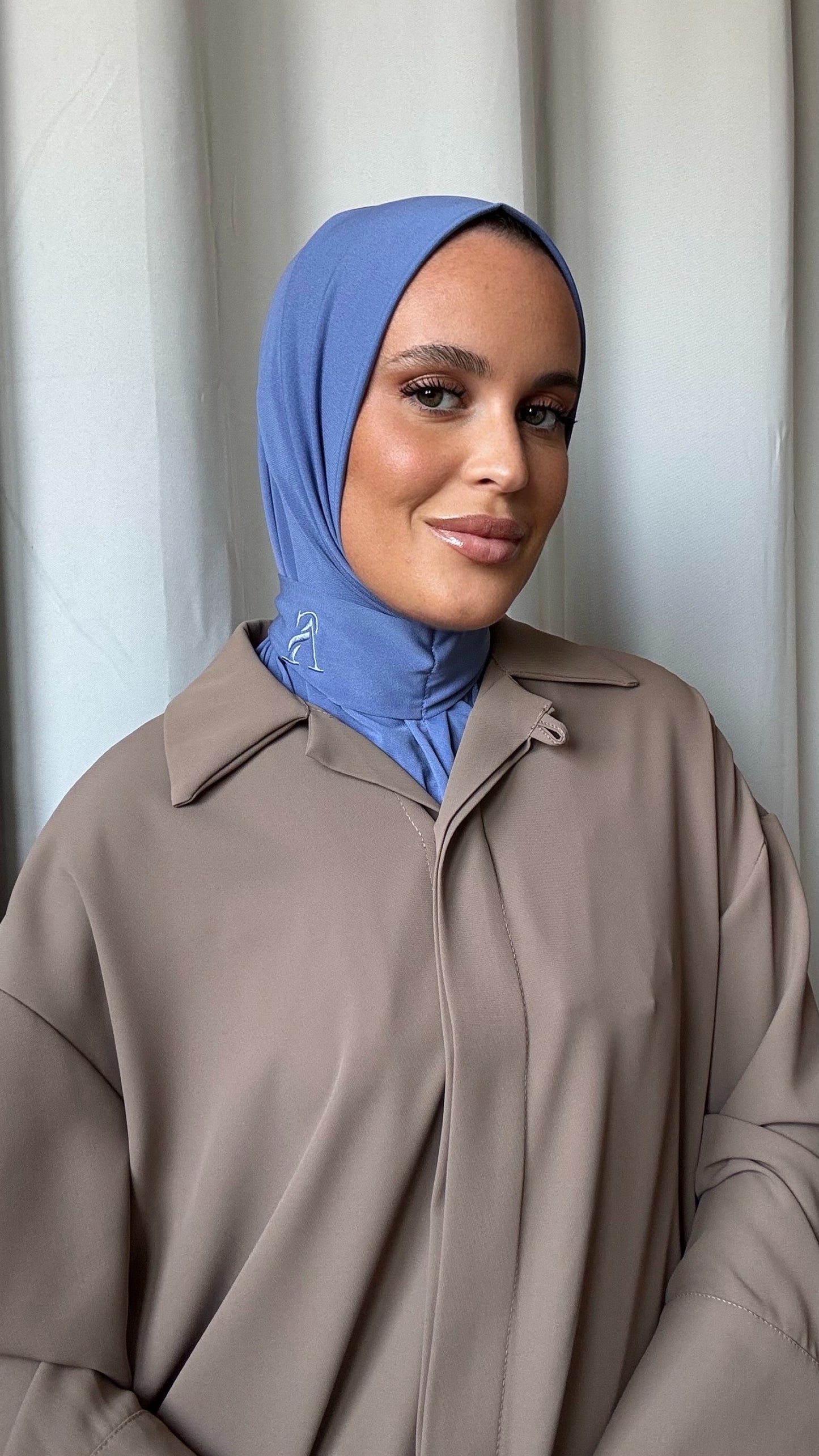Bonnet blue