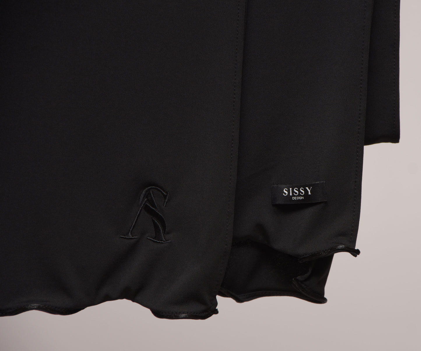 LOVELY BLACK